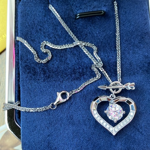 Women,Moissanite Diamond Cupid’s Arrow Heart Necklace 925 Sterling Silver. - Picture 5 of 8